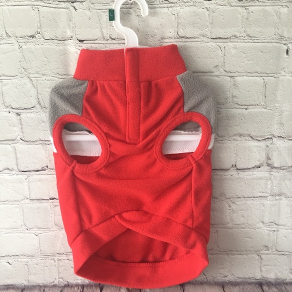 Red and Gray Dog Fleece Snowflakes Size Large NWT - Picture 3 of 4